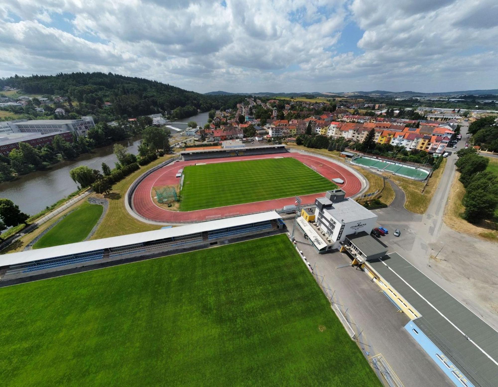 Otavarena Písek Buitenkant foto